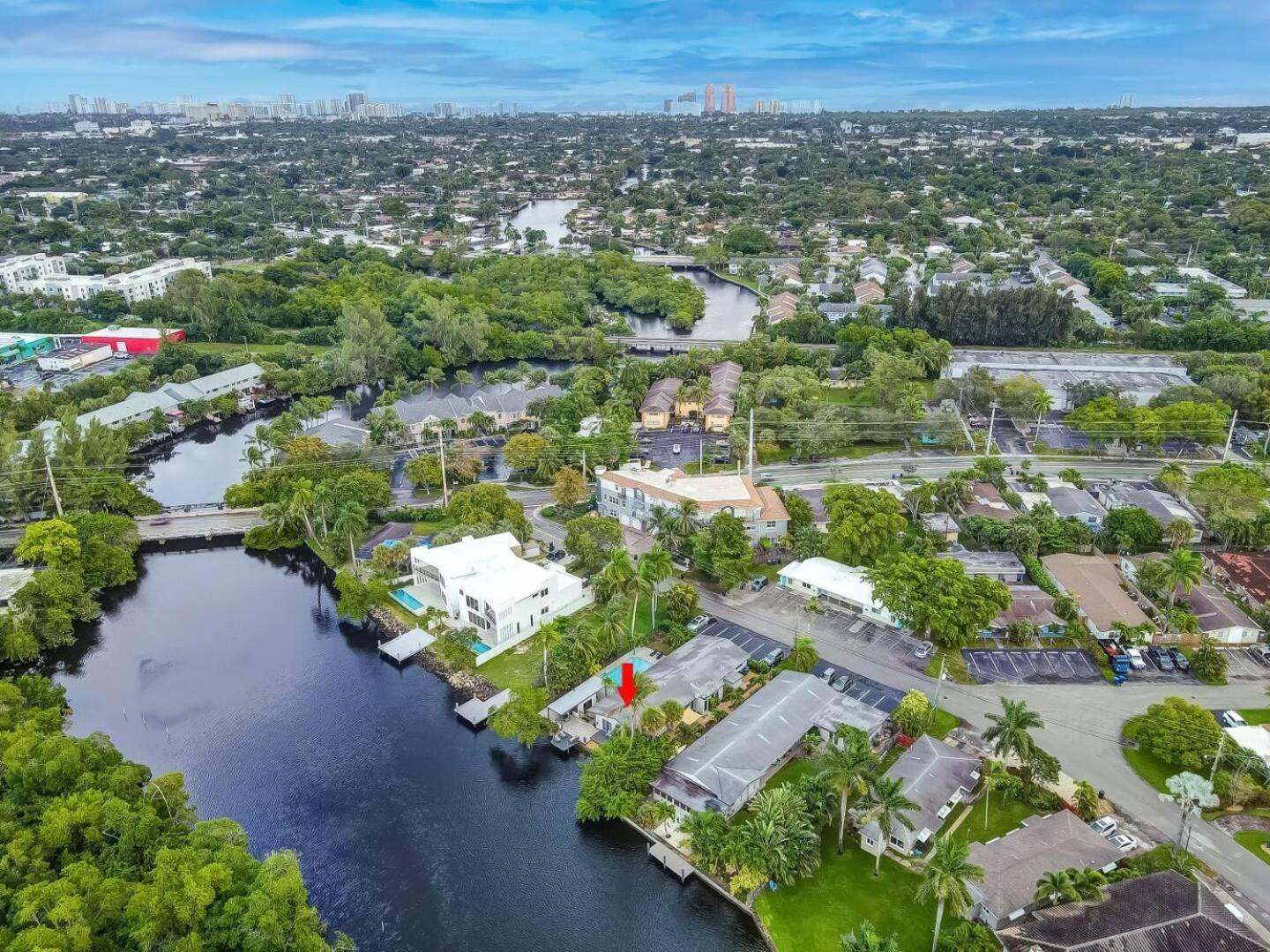 Waterfront Deck Pool Kayak Apartment *