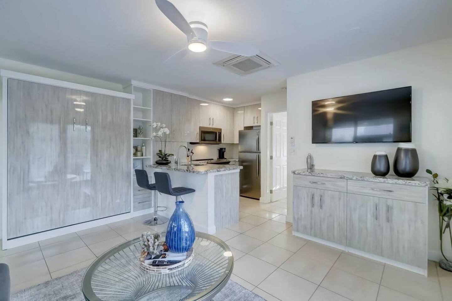 Waterfront Deck Pool Kayak * Fort Lauderdale